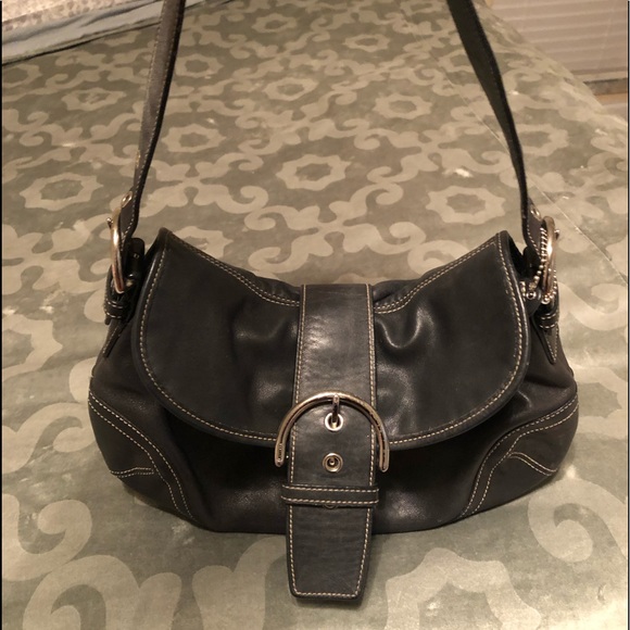 Handbags - Coach black leather purse